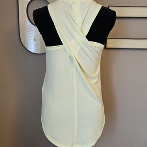 GAP Criss-cross Back Crewneck Tank Top